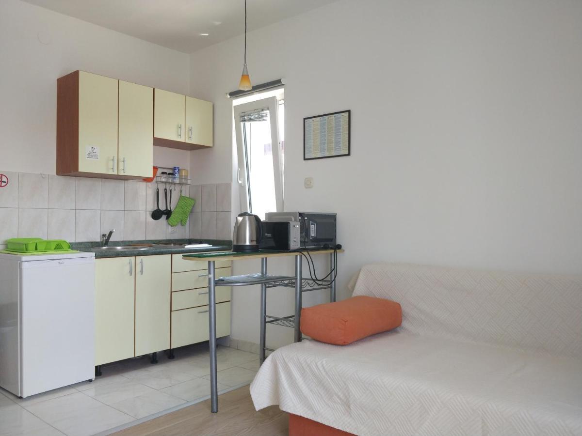 Apartments Booky Новалья Экстерьер фото